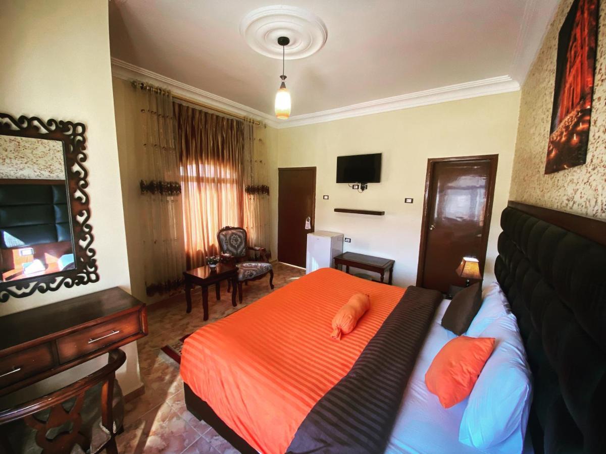 Anbat Midtown Hotel Wadi Musa Bagian luar foto