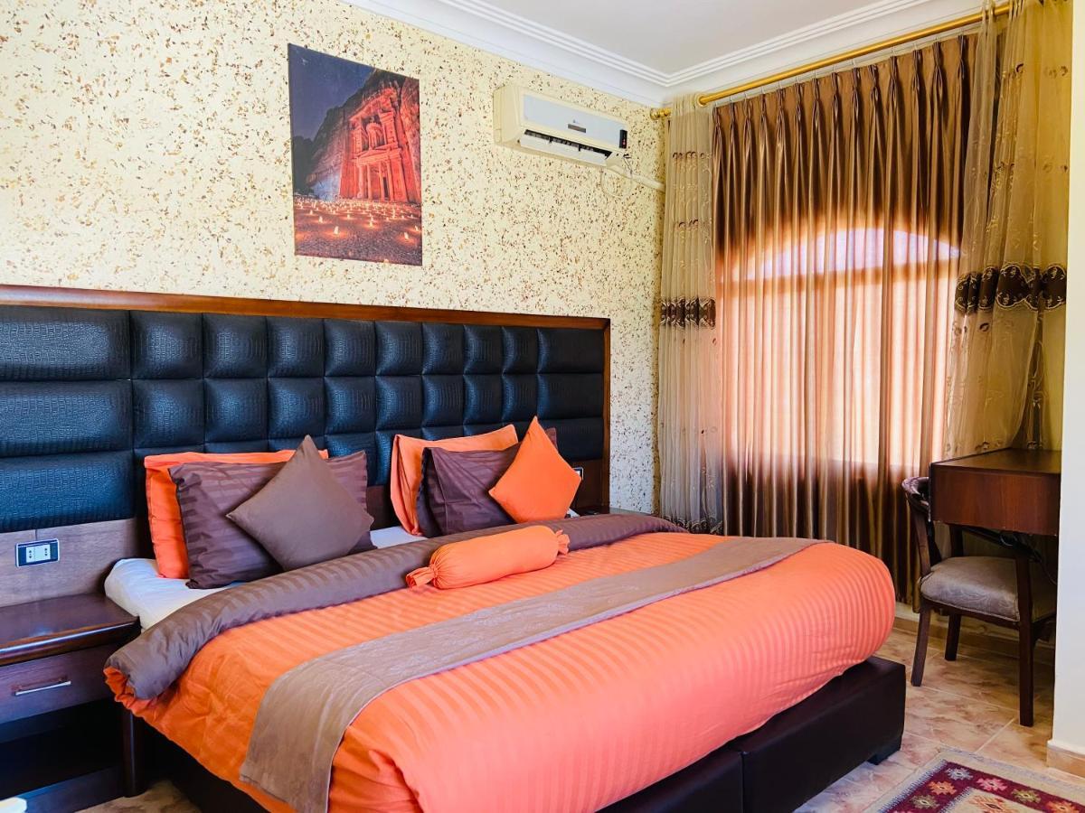 Anbat Midtown Hotel Wadi Musa Bagian luar foto