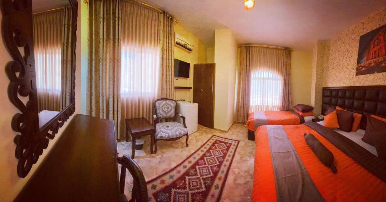 Anbat Midtown Hotel Wadi Musa Bagian luar foto