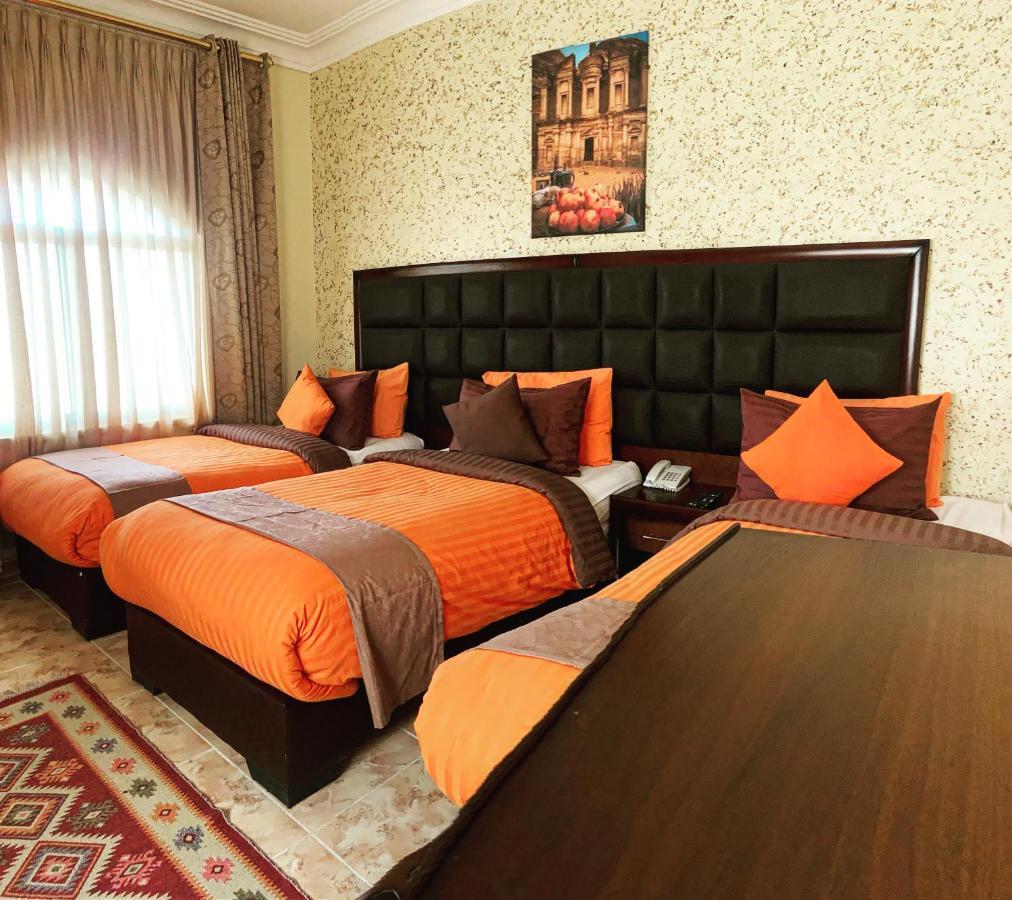 Anbat Midtown Hotel Wadi Musa Bagian luar foto