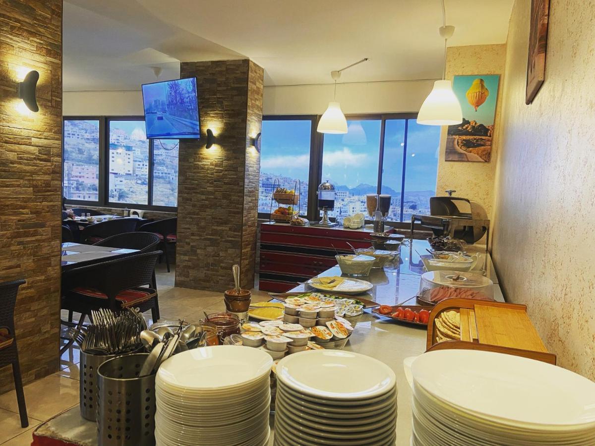 Anbat Midtown Hotel Wadi Musa Bagian luar foto