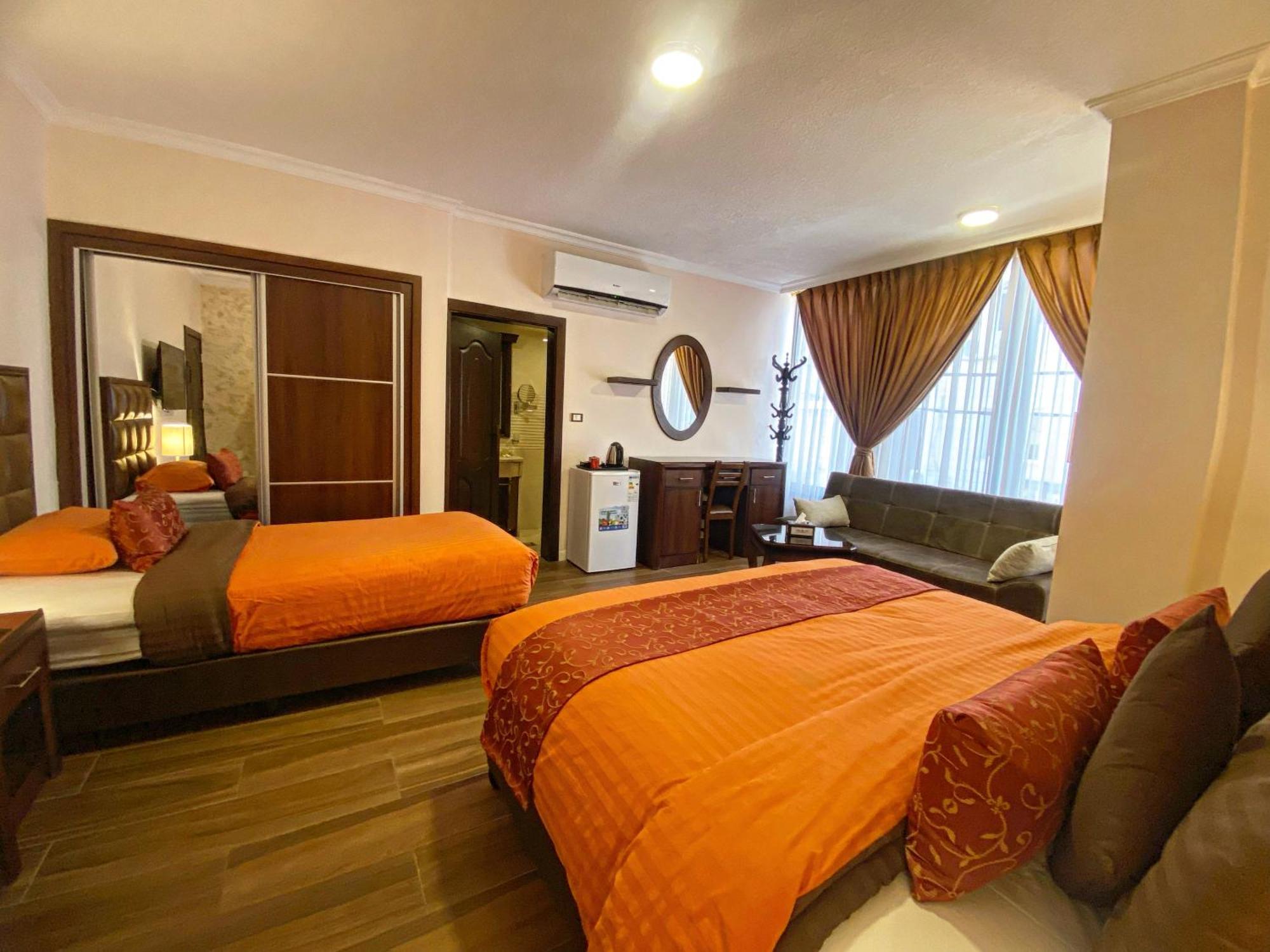 Anbat Midtown Hotel Wadi Musa Bagian luar foto