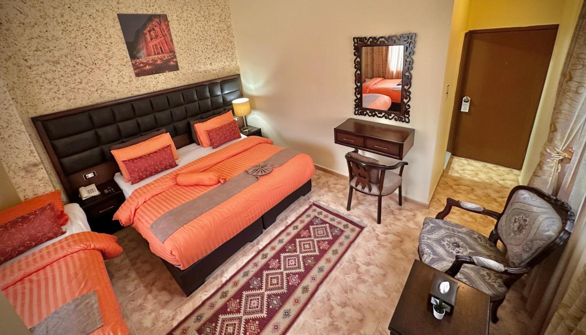 Anbat Midtown Hotel Wadi Musa Bagian luar foto