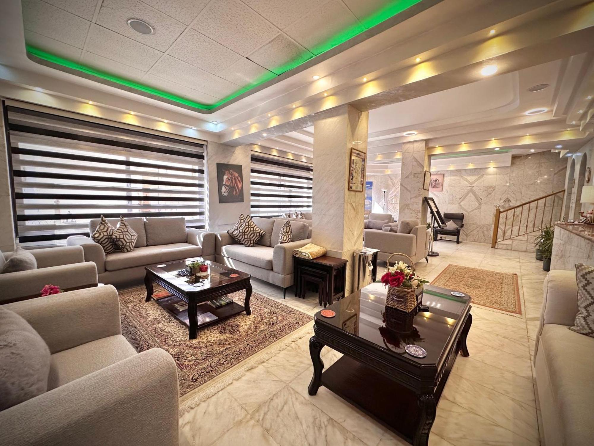 Anbat Midtown Hotel Wadi Musa Bagian luar foto