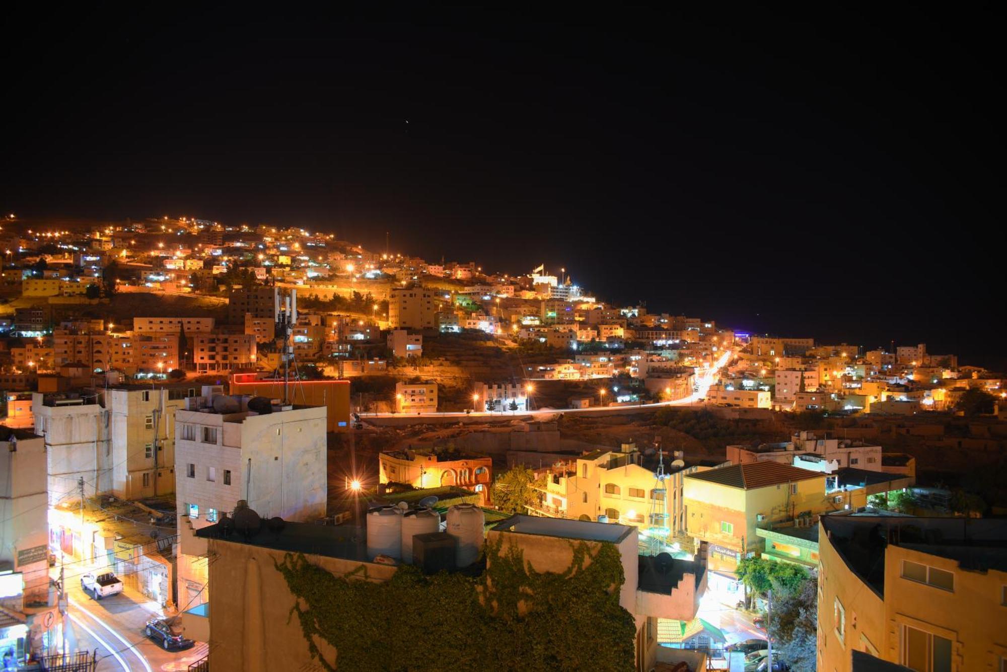 Anbat Midtown Hotel Wadi Musa Bagian luar foto